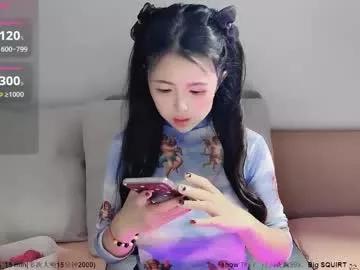 moli666 model from Chaturbate