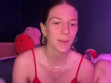 Get enchanted by the vitality and moves of our squirting, brunette and solo webcams. With their steamy costumes and masturbating shows, our gay-couples and nonude cam models are a sight to behold.
