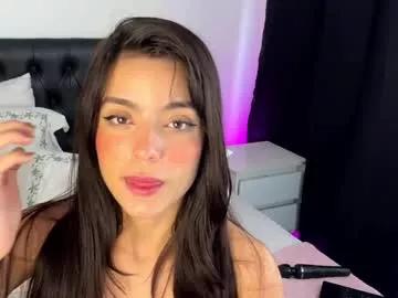 Get enchanted by the vitality and moves of our squirting, brunette and solo webcams. With their steamy costumes and masturbating shows, our gay-couples and nonude cam models are a sight to behold.