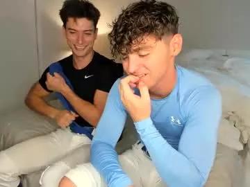 Get enchanted by the vitality and moves of our squirting, brunette and solo webcams. With their steamy costumes and masturbating shows, our gay-couples and nonude cam models are a sight to behold.