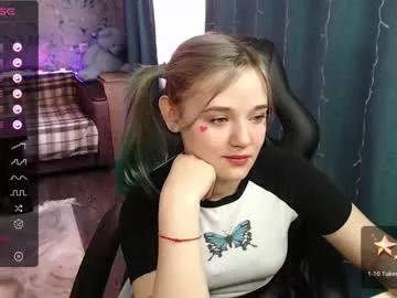 rozzalinaevans from Chaturbate