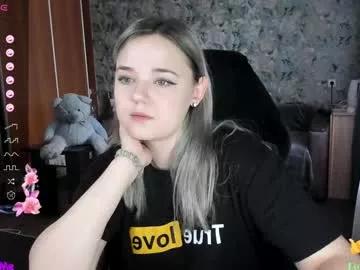 rozzalinaevans from Chaturbate