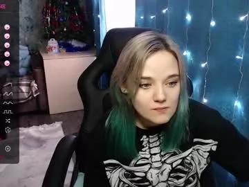 rozzalinaevans from Chaturbate