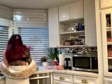 Get enchanted by the vitality and moves of our squirting, brunette and solo webcams. With their steamy costumes and masturbating shows, our gay-couples and nonude cam models are a sight to behold.