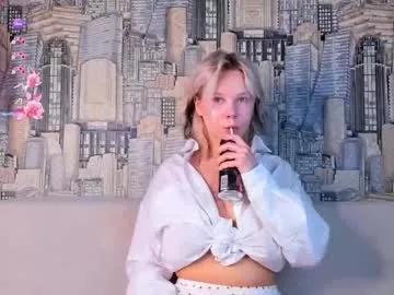 sooft_girl from Chaturbate