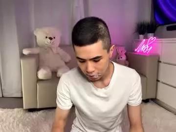 Get enchanted by the vitality and moves of our squirting, brunette and solo webcams. With their steamy costumes and masturbating shows, our gay-couples and nonude cam models are a sight to behold.