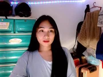 sweetlilly_18 from Chaturbate