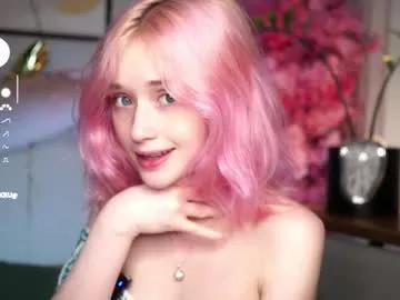 Get enchanted by the vitality and moves of our squirting, brunette and solo webcams. With their steamy costumes and masturbating shows, our gay-couples and nonude cam models are a sight to behold.