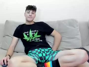 Get enchanted by the vitality and moves of our squirting, brunette and solo webcams. With their steamy costumes and masturbating shows, our gay-couples and nonude cam models are a sight to behold.