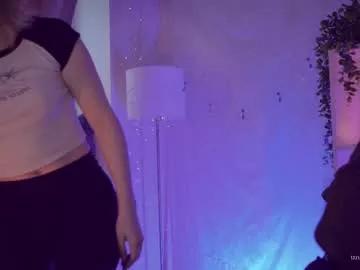 Get enchanted by the vitality and moves of our squirting, brunette and solo webcams. With their steamy costumes and masturbating shows, our gay-couples and nonude cam models are a sight to behold.