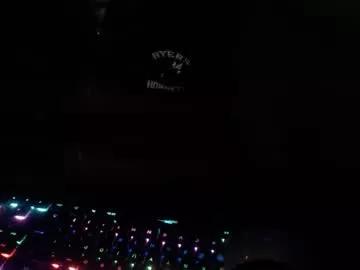wellingtont from Chaturbate