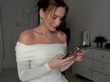 Get enchanted by the vitality and moves of our squirting, brunette and solo webcams. With their steamy costumes and masturbating shows, our gay-couples and nonude cam models are a sight to behold.