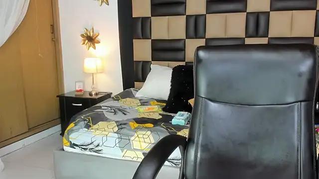 BonnyDelux from StripChat