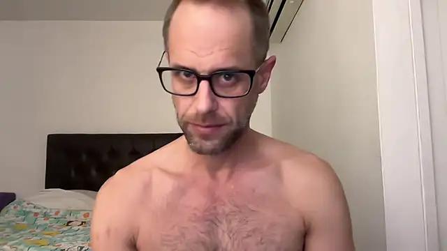 CamCrestXXX from StripChat
