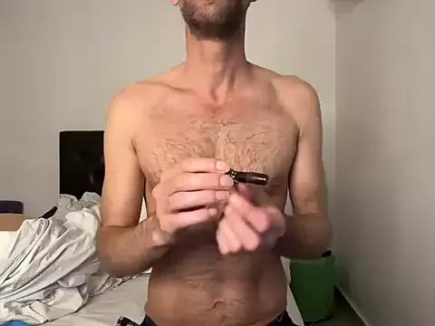 CamCrestXXX from StripChat