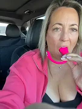 Photos of Cherry-red-xo from StripChat is Freechat