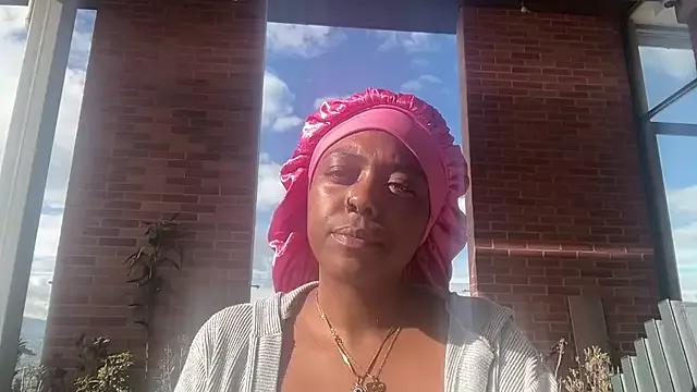 ChocolateCakeQueen from StripChat