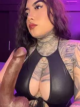 Photos of CloeeBeckam from StripChat is Freechat