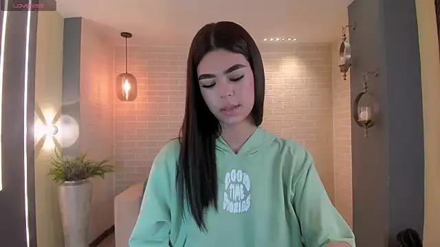 EllieScott from StripChat