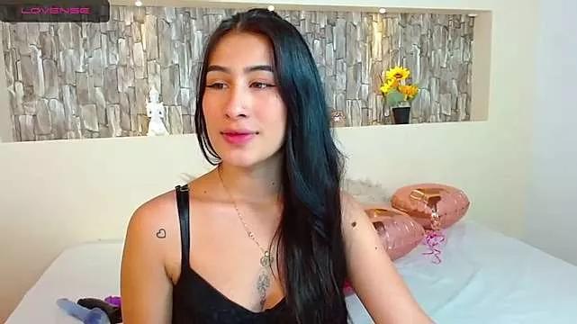 emmilyrosse1 from StripChat