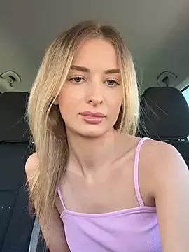 EvieEvans from StripChat