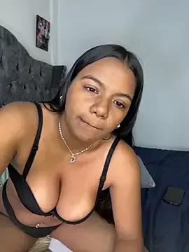 Photos of FunLatinGirls_couple from StripChat is Freechat