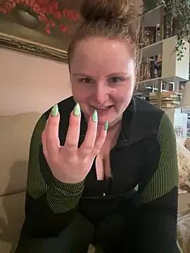 GingerSnap33 from StripChat