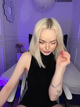 hoorny_blondie from StripChat