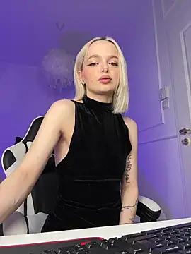 hoorny_blondie from StripChat