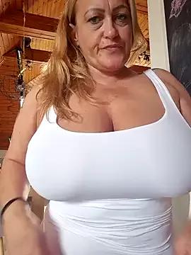 Photos of Isabellaa04 from StripChat is Freechat
