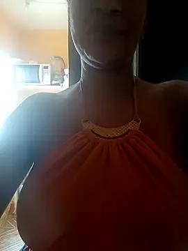 Julianamilf webcams show profile image 