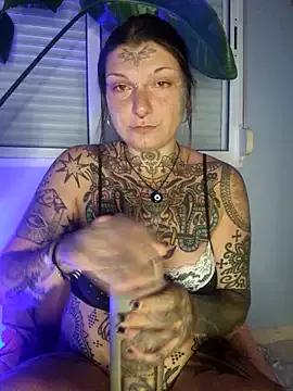 Photos of lizzardqueeen from StripChat is Freechat