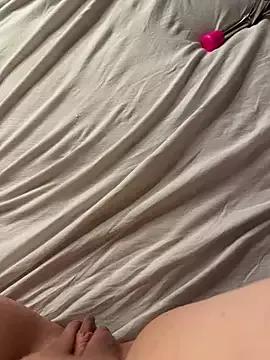 Get enchanted by the vitality and moves of our squirting, brunette and solo webcams. With their steamy costumes and masturbating shows, our gay-couples and nonude cam models are a sight to behold.