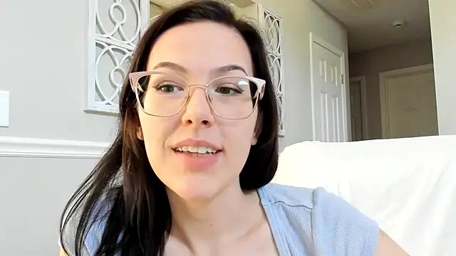 Luvbugvvv webcams show profile image 