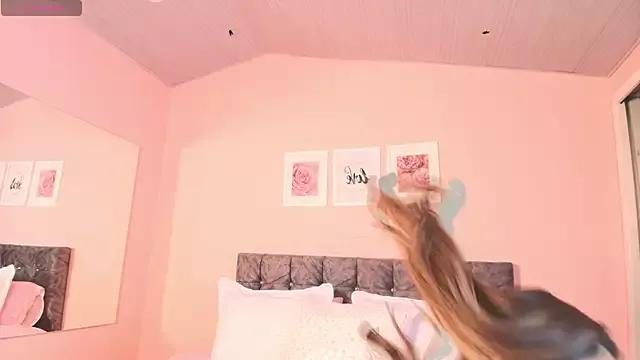 Photos of maddie_beauty from StripChat is Freechat