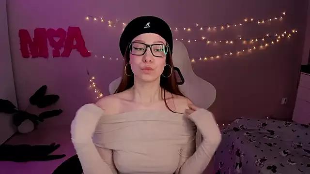 Miss_Mia_Murr from StripChat