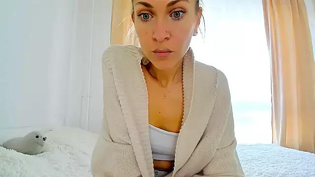 Mona_Cruz webcams show profile image 