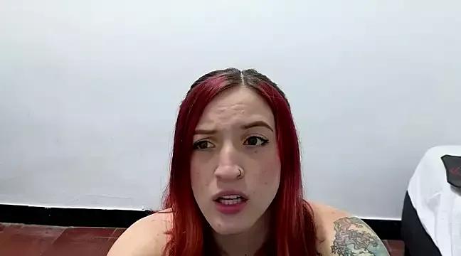 ninaa_fox from StripChat