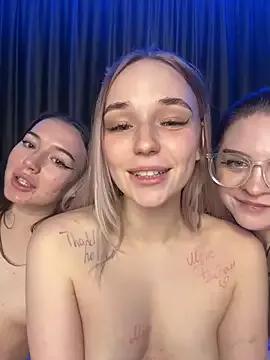 Get enchanted by the vitality and moves of our squirting, brunette and solo webcams. With their steamy costumes and masturbating shows, our gay-couples and nonude cam models are a sight to behold.