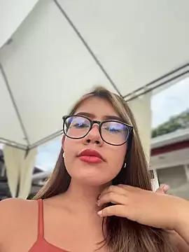 Photos of sara_calderon from StripChat is Freechat