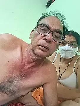 Get enchanted by the vitality and moves of our squirting, brunette and solo webcams. With their steamy costumes and masturbating shows, our gay-couples and nonude cam models are a sight to behold.