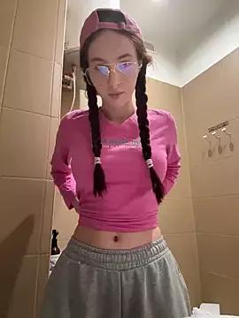 Photos of SnappyHappy from StripChat is Freechat