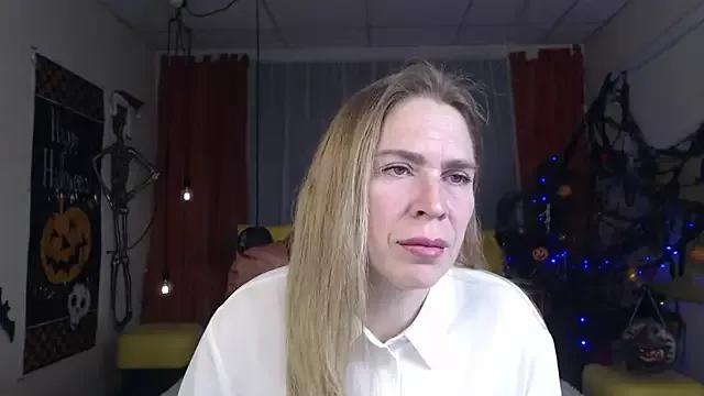 Photos of TessaDaybreak from StripChat is Freechat