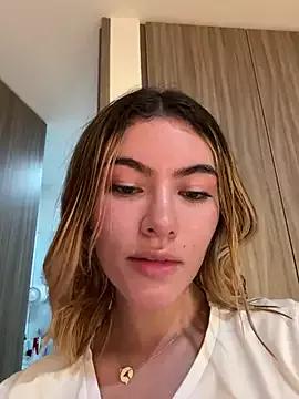 Photos of Your_Honeey from StripChat is Freechat